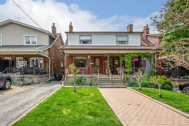 234 Arlington Ave, House semidetached with 3 bedrooms, 2 bathrooms and 1 parking in Toronto ON | Image 12