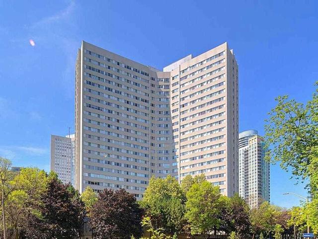 sp03 - 3700 Kaneff Cres, Condo with 2 bedrooms, 2 bathrooms and 2 parking in Mississauga ON | Image 1