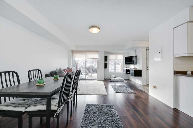 3 - 35 Hays Blvd, Townhouse with 2 bedrooms, 2 bathrooms and 1 parking in Oakville ON | Image 5