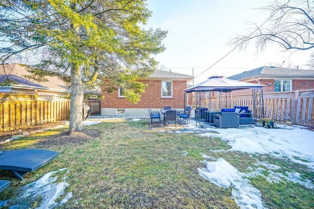 66 Greenfield Dr, House detached with 3 bedrooms, 2 bathrooms and 3 parking in Toronto ON | Image 29