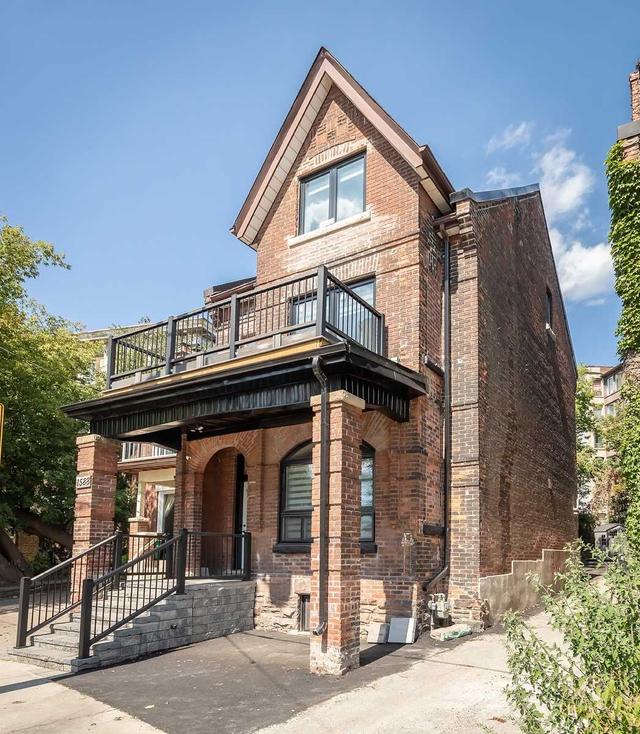 1588 King St W, House detached with 7 bedrooms, 4 bathrooms and 2 parking in Toronto ON | Image 1