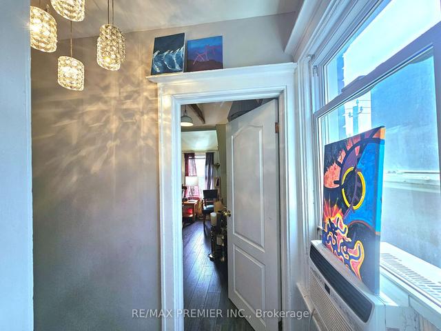 454 Gerrard St E, House semidetached with 5 bedrooms, 4 bathrooms and 0 parking in Toronto ON | Image 25