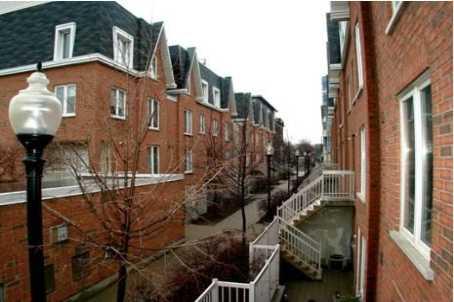 th417 - 12 Douro St, Townhouse with 1 bedrooms, 1 bathrooms and 1 parking in Toronto ON | Image 2