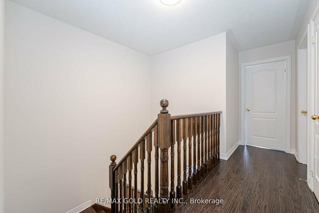 11 Shortreed Grve, House semidetached with 3 bedrooms, 4 bathrooms and 4 parking in Brampton ON | Image 10