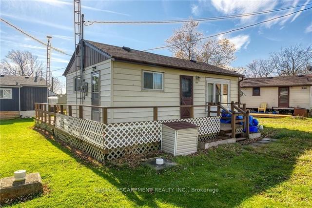 1054 Lakeshore Rd, House detached with 2 bedrooms, 1 bathrooms and 2 parking in Haldimand County ON | Image 1