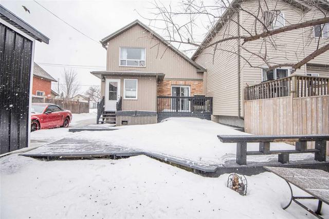 26 Fourth Ave, House semidetached with 3 bedrooms, 4 bathrooms and 7 parking in Kitchener ON | Image 34