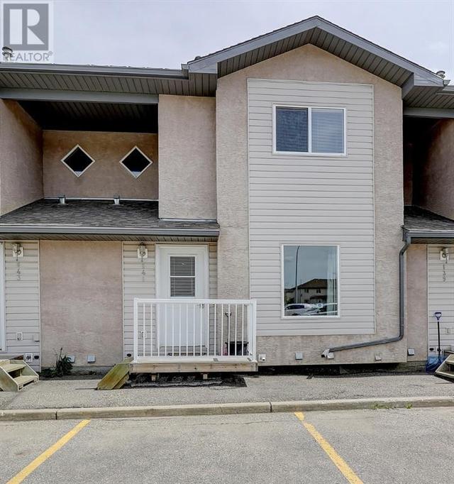 141, - 10150 121 Avenue, House attached with 3 bedrooms, 2 bathrooms and 1 parking in Grande Prairie AB | Card Image