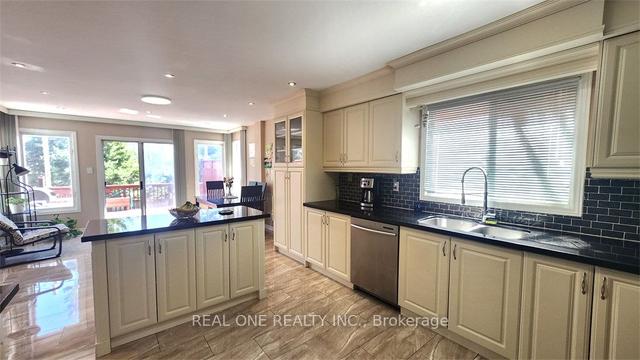 2570 Dinning Crt, House detached with 4 bedrooms, 4 bathrooms and 6 parking in Mississauga ON | Image 25