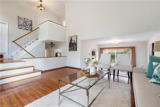 49 North Hills Terrace, House detached with 3 bedrooms, 1 bathrooms and 3 parking in Toronto ON | Image 2