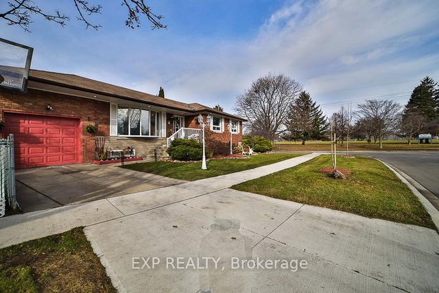 26 Brewton Rd, House detached with 3 bedrooms, 2 bathrooms and 2 parking in Toronto ON | Image 23