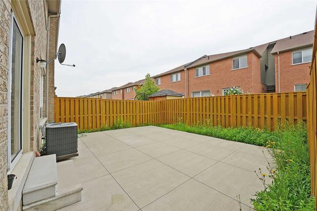 42 Snowshoe Lane, House attached with 3 bedrooms, 3 bathrooms and 4 parking in Brampton ON | Image 27