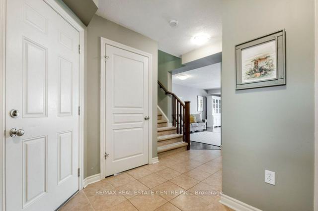 32 Wilkie Cres, House attached with 3 bedrooms, 4 bathrooms and 2 parking in Guelph ON | Image 36