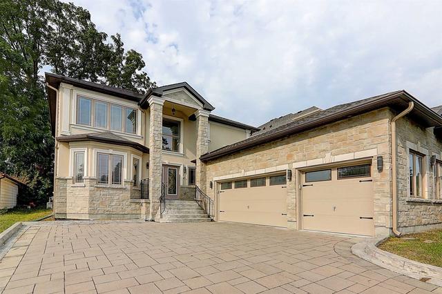 1001 Gorham St, House detached with 4 bedrooms, 4 bathrooms and 9 parking in Newmarket ON | Image 1