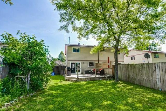 470 Gaylord Dr, House semidetached with 3 bedrooms, 2 bathrooms and 3 parking in Oshawa ON | Image 18