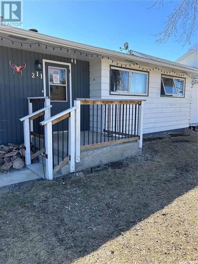 211 3rd Avenue E, House detached with 5 bedrooms, 2 bathrooms and null parking in Kelvington SK | Image 35
