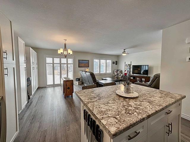 91 Huron Heights Dr, House detached with 2 bedrooms, 2 bathrooms and 6 parking in Ashfield Colborne Wawanosh ON | Image 4