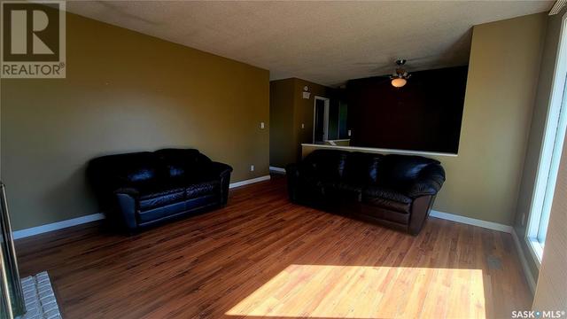 441 1st Street, House detached with 4 bedrooms, 2 bathrooms and null parking in Estevan SK | Card Image