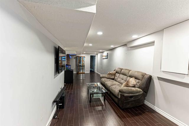 45 Snowshoe Cres, House detached with 2 bedrooms, 1 bathrooms and 1 parking in Markham ON | Image 1