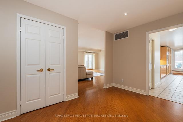 402 - 30 Anglesey Blvd, Condo with 3 bedrooms, 4 bathrooms and 2 parking in Toronto ON | Image 36