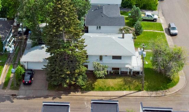 2604 17 Street Sw, House detached with 4 bedrooms, 2 bathrooms and 4 parking in Calgary AB | Card Image