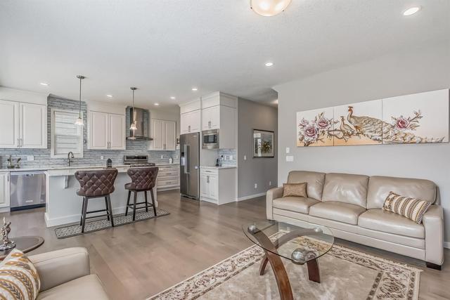 129 West Grove Way Sw, House detached with 4 bedrooms, 3 bathrooms and 4 parking in Calgary AB | Image 7