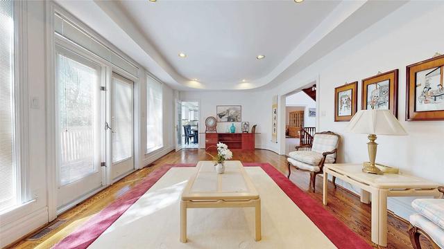 37 Rippleton Rd, House detached with 5 bedrooms, 5 bathrooms and 7 parking in Toronto ON | Image 3