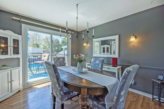 456 Regal Dr, House detached with 3 bedrooms, 2 bathrooms and 3 parking in London ON | Image 2