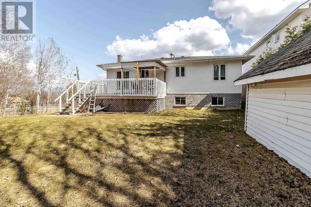 1109 Lake St, House detached with 3 bedrooms, 2 bathrooms and null parking in Sault Ste. Marie ON | Image 41