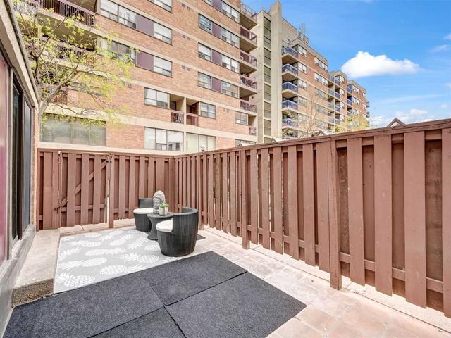 th03 - 89 Mccaul St, Townhouse with 4 bedrooms, 3 bathrooms and 0 parking in Toronto ON | Image 33