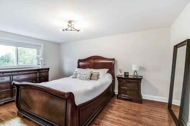 486 Tedwyn Dr, House detached with 3 bedrooms, 3 bathrooms and 3 parking in Mississauga ON | Image 3