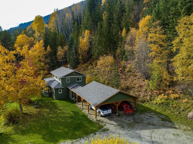 2355 Hamilton Drive, House detached with 3 bedrooms, 2 bathrooms and 6 parking in Central Kootenay E BC | Image 5