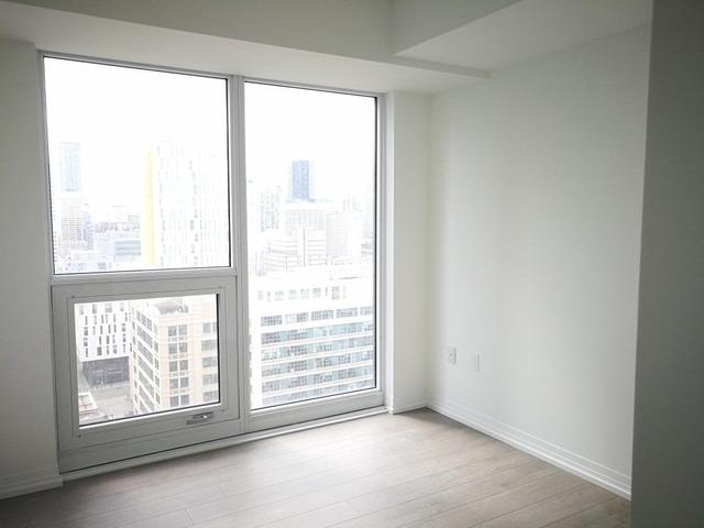 2405 - 251 Jarvis St, Condo with 3 bedrooms, 1 bathrooms and null parking in Toronto ON | Image 6