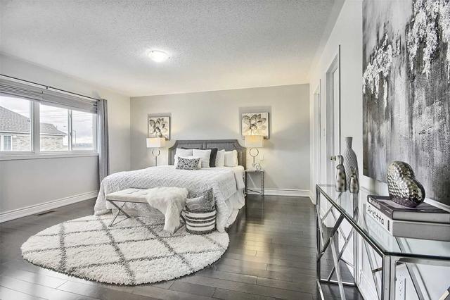 36 Sarum Cres, House detached with 4 bedrooms, 4 bathrooms and 4 parking in Markham ON | Image 20