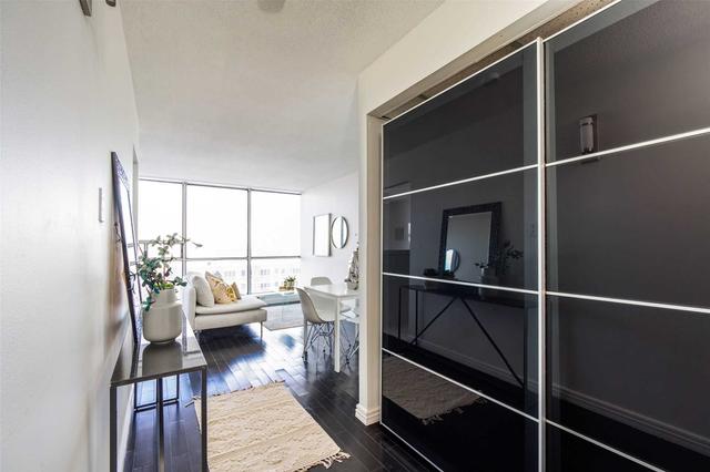 1204 - 914 Yonge St, Condo with 0 bedrooms, 1 bathrooms and 0 parking in Toronto ON | Image 5