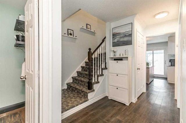 90 Moon Dr, House detached with 3 bedrooms, 2 bathrooms and 5 parking in Barrie ON | Image 12