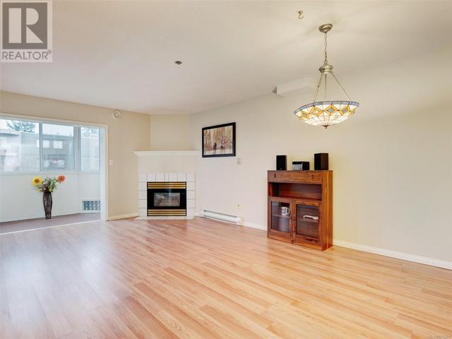 307 - 2900 Orillia St, Condo with 1 bedrooms, 1 bathrooms and 1 parking in Saanich BC | Image 11
