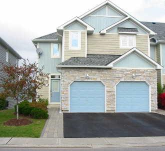 1035 On Bogart Circ, Townhouse with 2 bedrooms, 2 bathrooms and 1 parking in Newmarket ON | Image 1