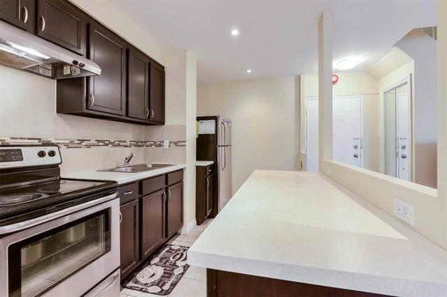 354 - 1395 Williamsport Dr, Townhouse with 2 bedrooms, 2 bathrooms and 1 parking in Mississauga ON | Image 2