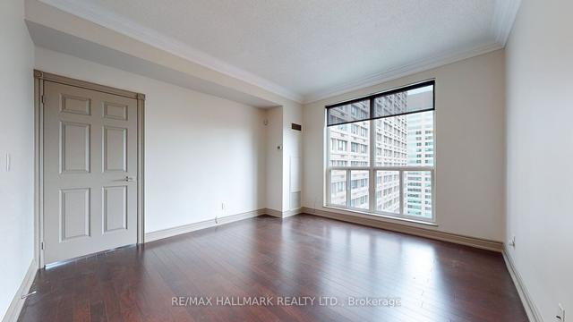 3710 - 8 Park Rd, Condo with 2 bedrooms, 2 bathrooms and 1 parking in Toronto ON | Image 4