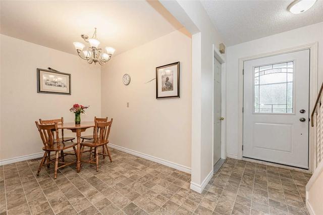 16 - 2 Worton Ave, Townhouse with 3 bedrooms, 2 bathrooms and 2 parking in Guelph ON | Image 27