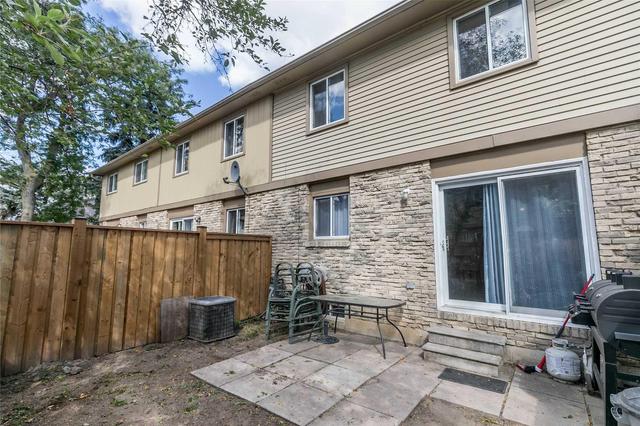 11 - 57 Hansen Rd, Townhouse with 3 bedrooms, 2 bathrooms and 1 parking in Brampton ON | Image 12