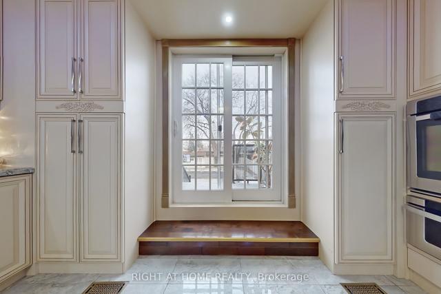 60 Rosemount Dr, House detached with 5 bedrooms, 7 bathrooms and 4 parking in Toronto ON | Image 21