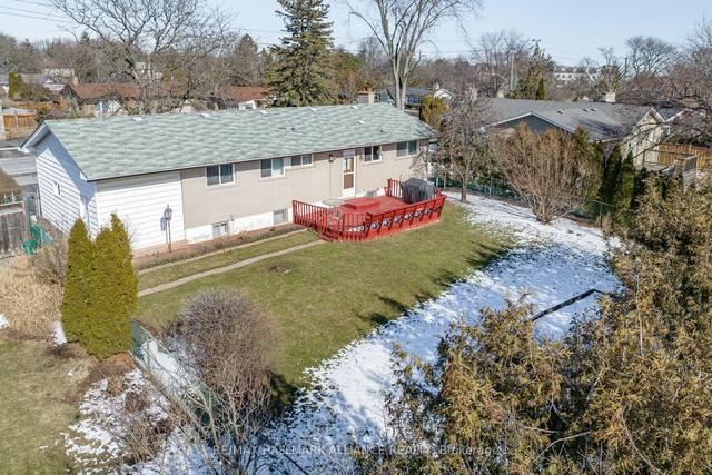 1222 Holton Heights Dr, House detached with 3 bedrooms, 2 bathrooms and 4 parking in Oakville ON | Image 35