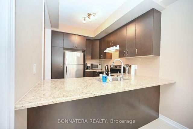 387 Wheat Boom Dr, House attached with 3 bedrooms, 3 bathrooms and 3 parking in Oakville ON | Image 9