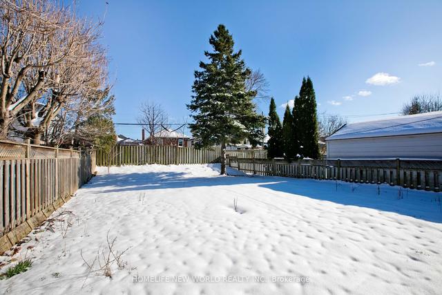 9 Dyson Blvd, House detached with 2 bedrooms, 2 bathrooms and 4 parking in Toronto ON | Image 15