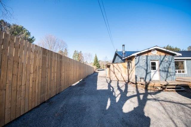 2 Lena St, House detached with 3 bedrooms, 1 bathrooms and 6 parking in Lake of Bays ON | Image 7