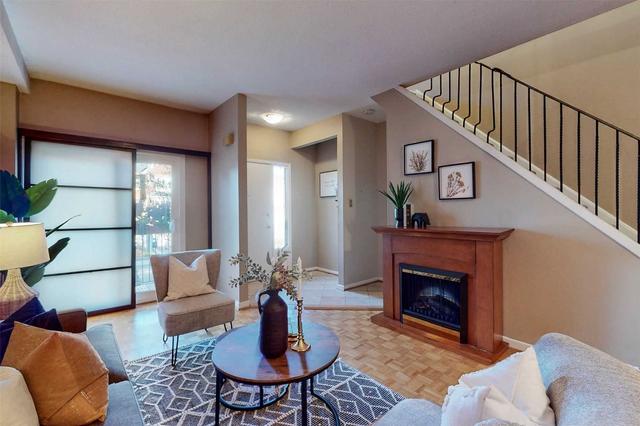 160 Homestead Rd, Townhouse with 3 bedrooms, 2 bathrooms and 3 parking in Toronto ON | Image 36