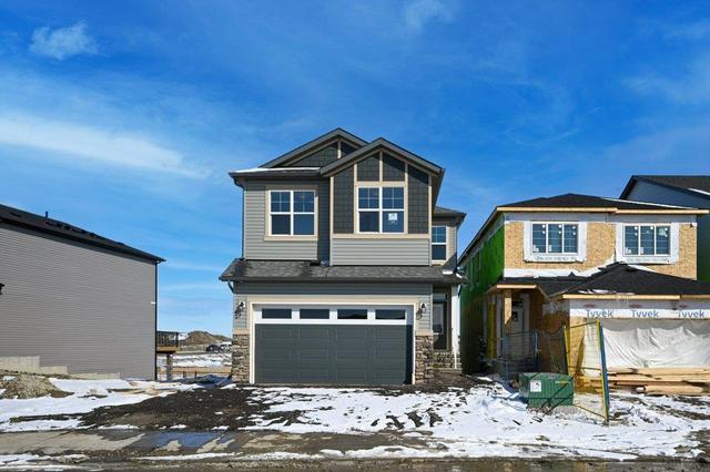 28 Cornerbrook Cove, House detached with 5 bedrooms, 4 bathrooms and 4 parking in Calgary AB | Image 2