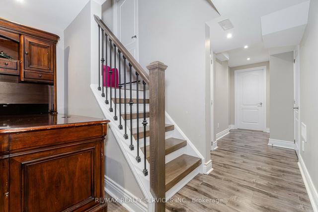 22 Yellowknife Rd N, House attached with 4 bedrooms, 4 bathrooms and 4 parking in Brampton ON | Image 26