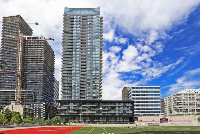 1004 - 30 Roehampton Ave, Condo with 1 bedrooms, 1 bathrooms and 0 parking in Toronto ON | Image 17